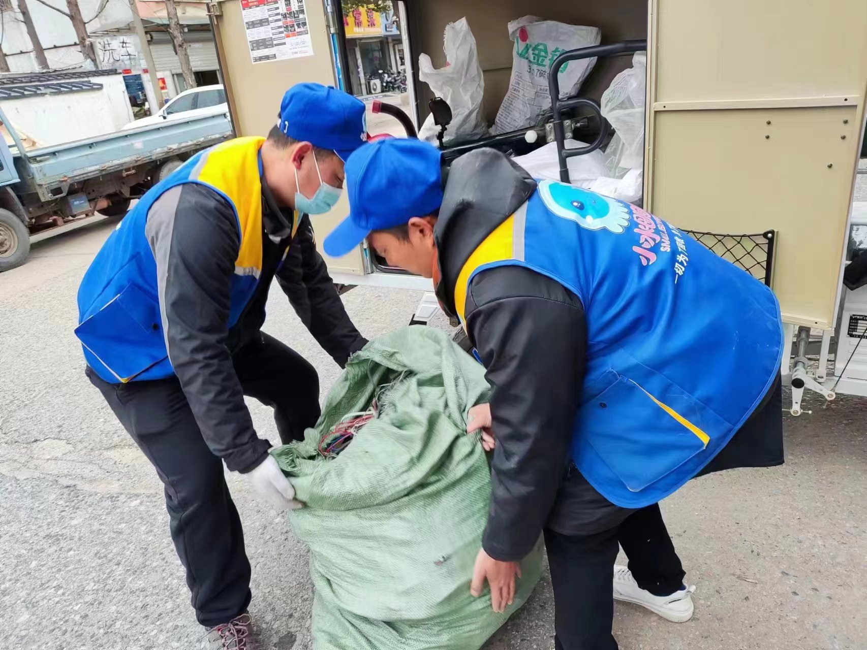 社区废品换商品置换驿站促进垃圾分类利国利民